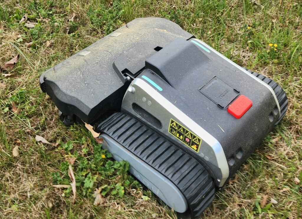 lymow one mowing lawn